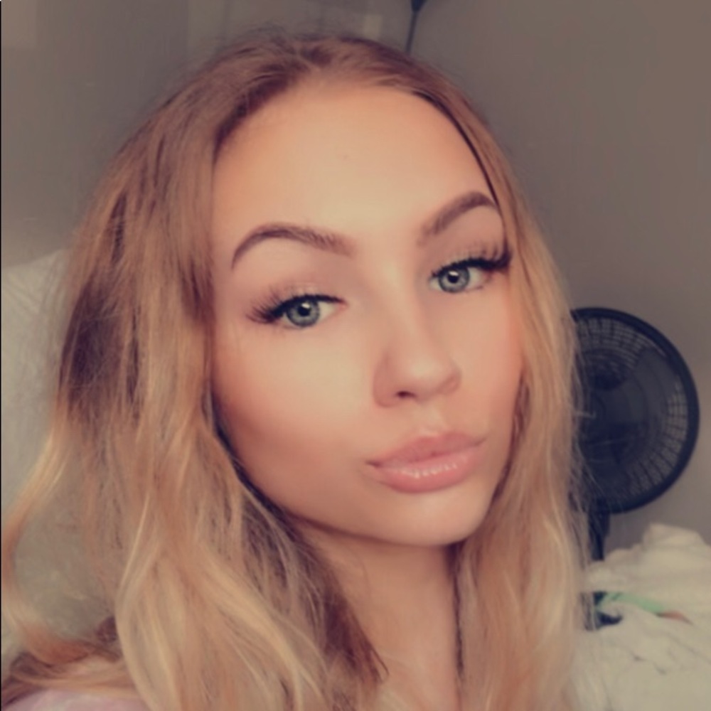 Meet your Posher, Kaitlyn